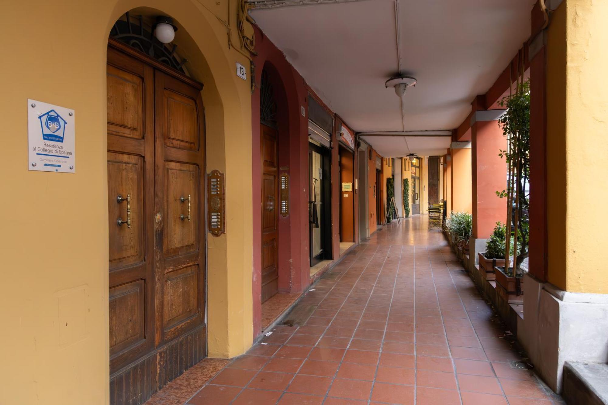 Collegio Di Spagna 13 Болонья Экстерьер фото